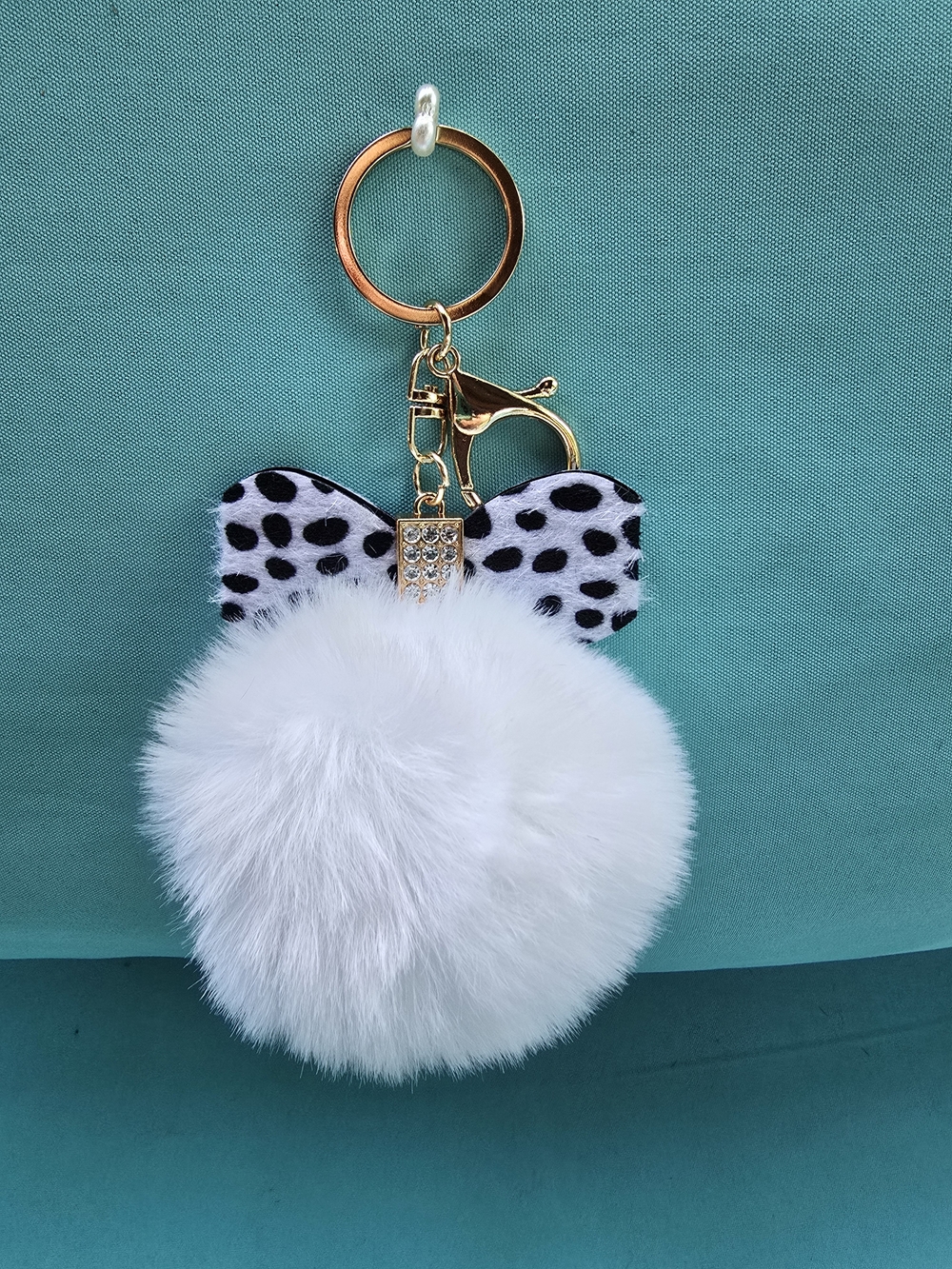 ๐ Faux Fur Pom Pom Keychain with Ear Accents - Picture 4 of 9